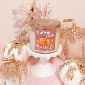 Bath and Bodyworks 3 wick candle PUMPKIN PECAN WAFFLE